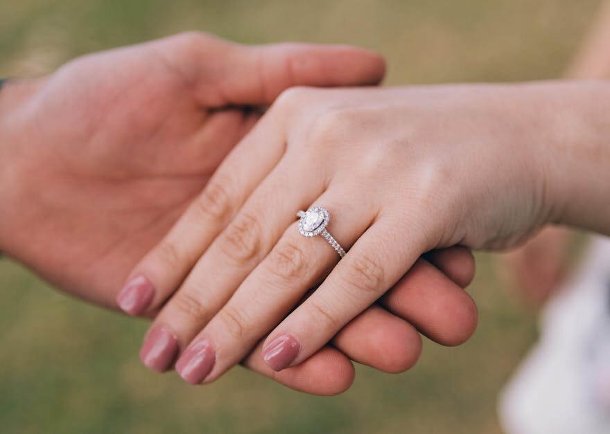 Eljegyzési gyűrű: White and Black ékszer Budapest minősége